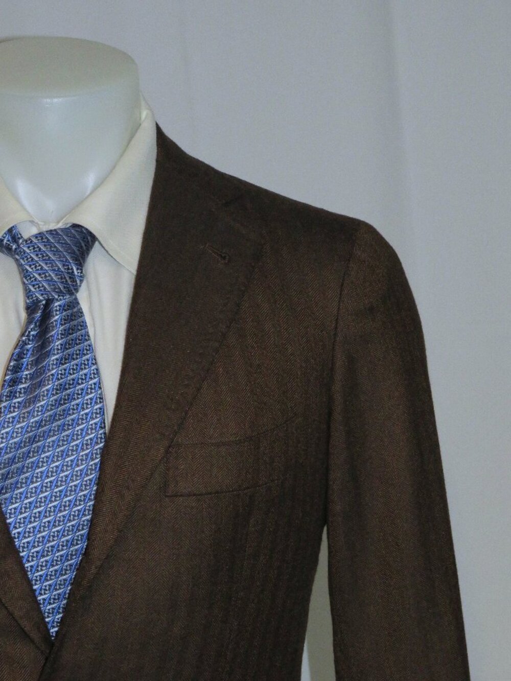 Orazio Luciano 100% Cashmere Brown Herringbone Three Roll Two Sport Coat 38